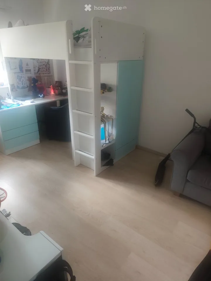 Takeover of a 4.5-room apartment on the lower ground floor in Bassecourt