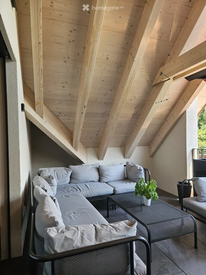 Exceptional new attic apartment in Itzikon (near Grüningen)