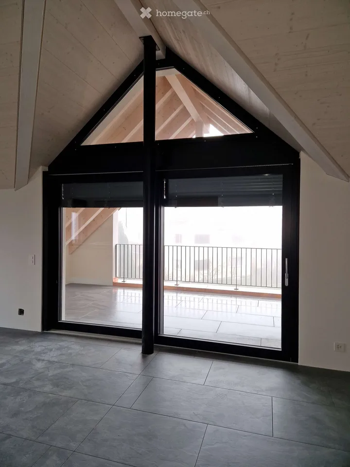 Exceptional new attic apartment in Itzikon (near Grüningen)