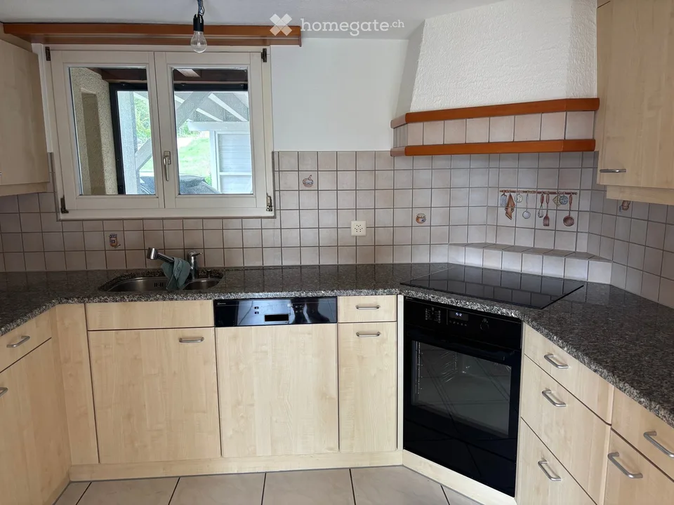 Helle 4.5-Zimmer-Wohnung mit Garten in Kräiligen