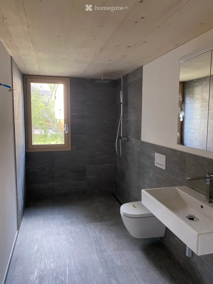 Appartement terrasse moderne 3.5 pièces dans un immeuble neuf à Cunter, Grisons
