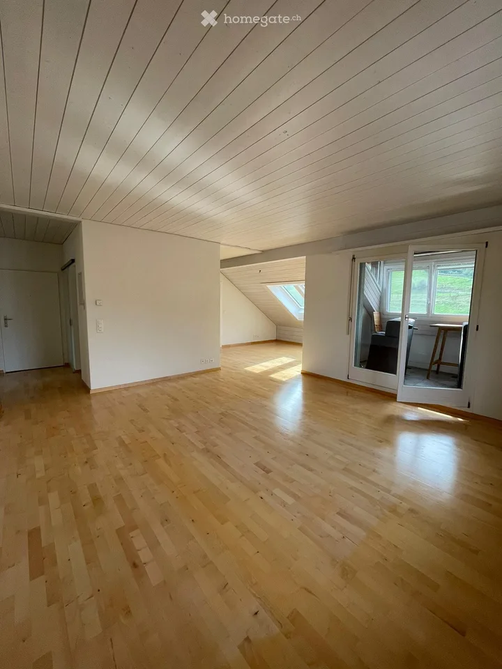 Appartamento mansardato di 3,5 locali in via Chefistrasse 16 a Wald ZH