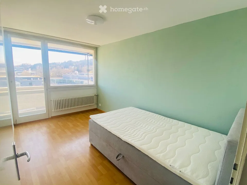 Möblierte 5-Zimmer-Wohnung mit Panoramablick im 8. Stock – Pfäffikon SZ