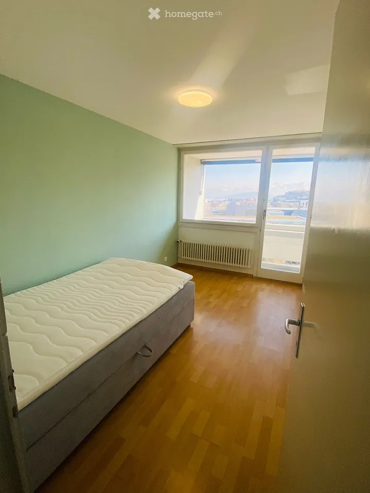 Möblierte 5-Zimmer-Wohnung mit Panoramablick im 8. Stock – Pfäffikon SZ