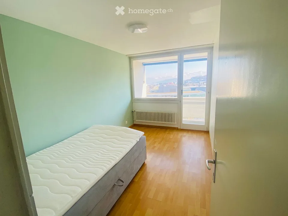 Möblierte 5-Zimmer-Wohnung mit Panoramablick im 8. Stock – Pfäffikon SZ