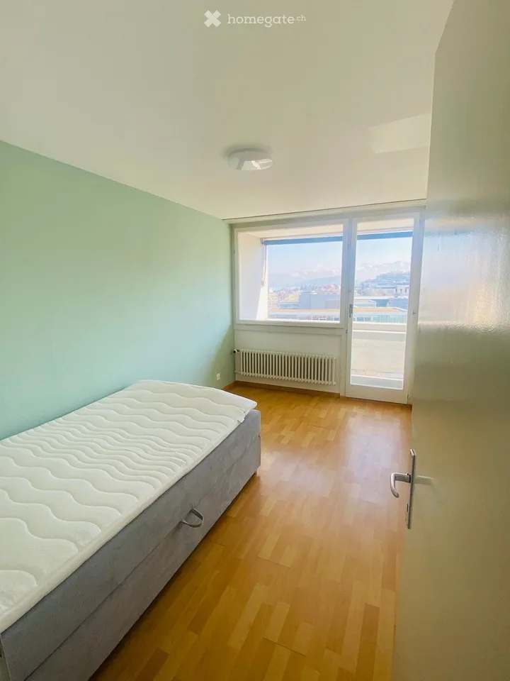 Möblierte 5-Zimmer-Wohnung mit Panoramablick im 8. Stock – Pfäffikon SZ