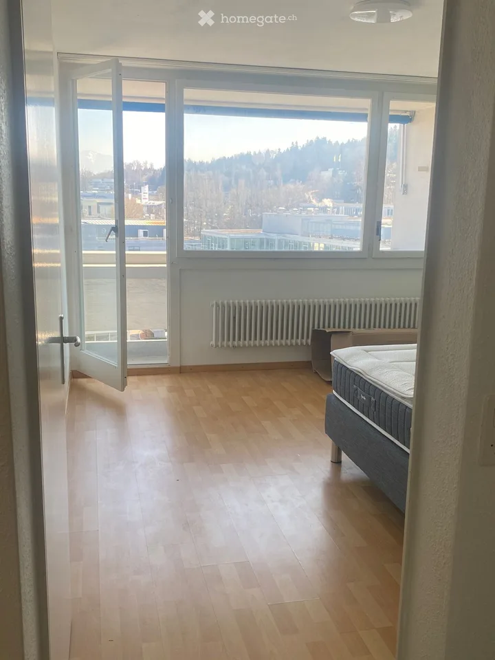 Möblierte 5-Zimmer-Wohnung mit Panoramablick im 8. Stock – Pfäffikon SZ