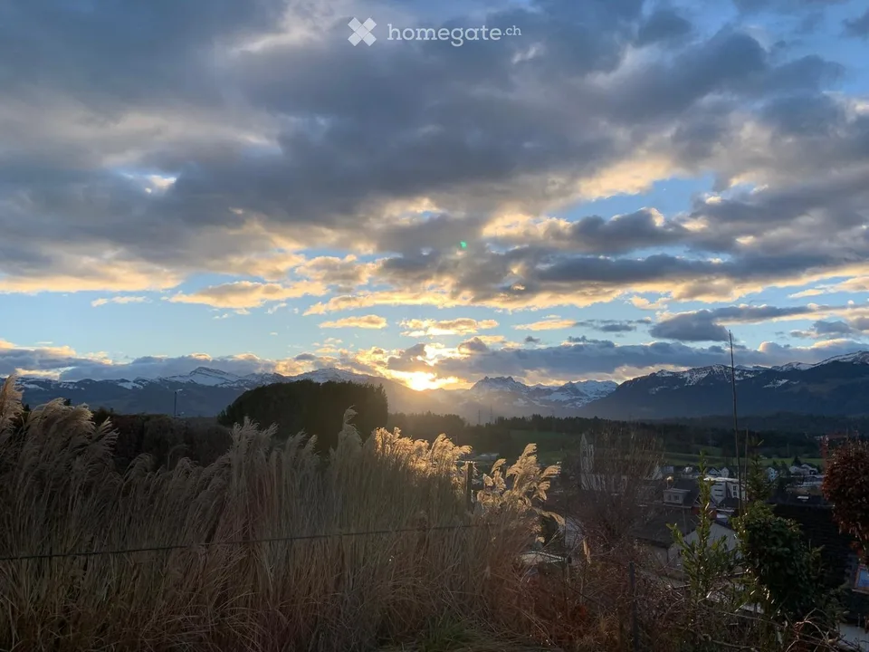 Charming 5.5-room single-family house in Eschenbach SG – Sunny location with a magnificent view