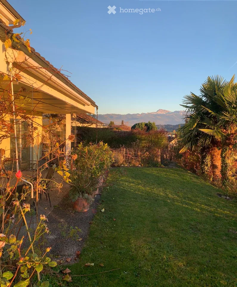 Charming 5.5-room single-family house in Eschenbach SG – Sunny location with a magnificent view