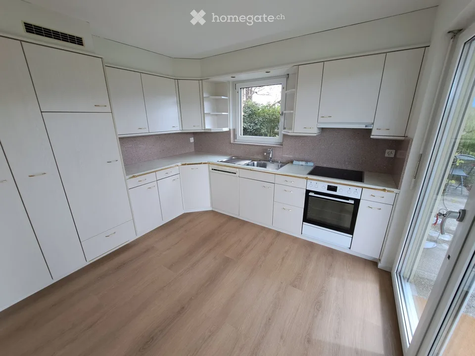 Charming 5.5-room single-family house in Eschenbach SG – Sunny location with a magnificent view