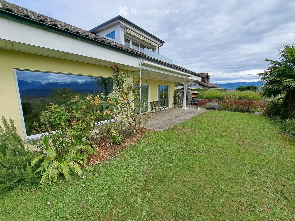 Charming 5.5-room single-family house in Eschenbach SG – Sunny location with a magnificent view