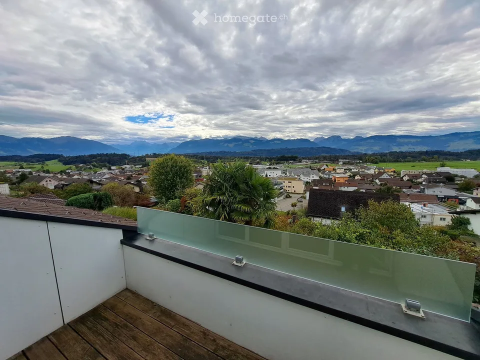 Charming 5.5-room single-family house in Eschenbach SG – Sunny location with a magnificent view