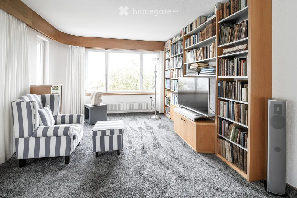 Grosszügig angelegtes 9,5-Zimmer Einfamilienhaus mit Weitsicht – Foto 11 von 19