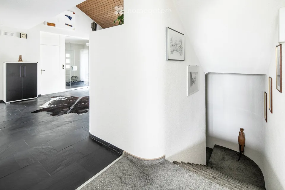 Grosszügig angelegtes 9,5-Zimmer Einfamilienhaus mit Weitsicht – Foto 16 von 19