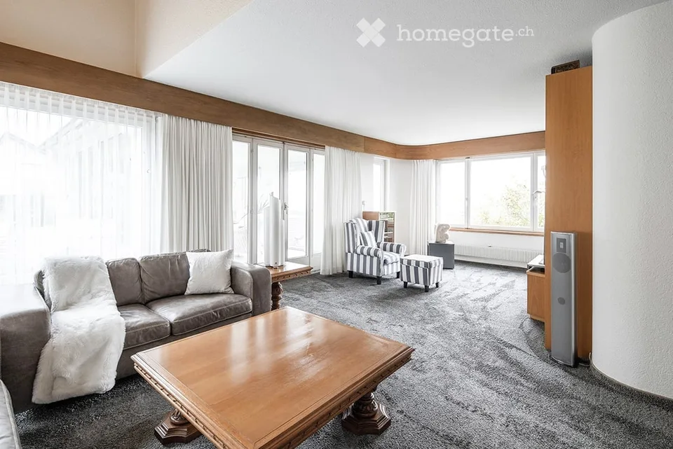 Grosszügig angelegtes 9,5-Zimmer Einfamilienhaus mit Weitsicht – Foto 10 von 19