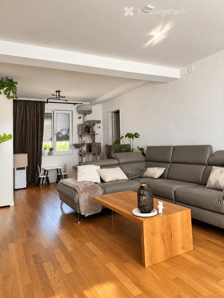 3.5-Room Ground-Floor Apartment with Garden and Terrace in Oberentfelden