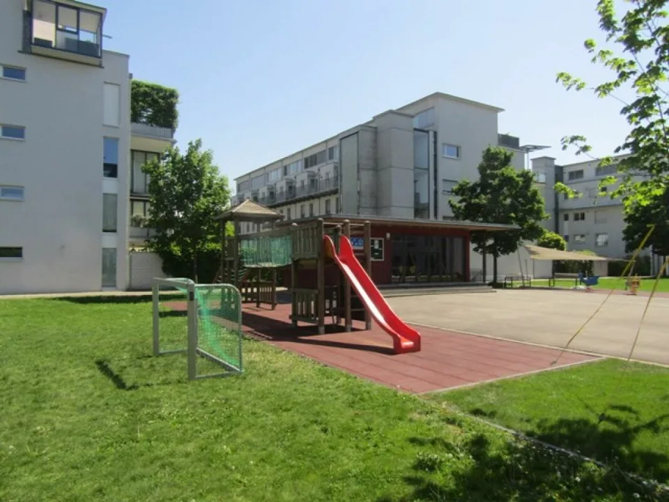 VIVERE SPazioso CON CONCETTO DI STANZA FLESSIBILE - Vicino all'ospedale cantonale di Aarau