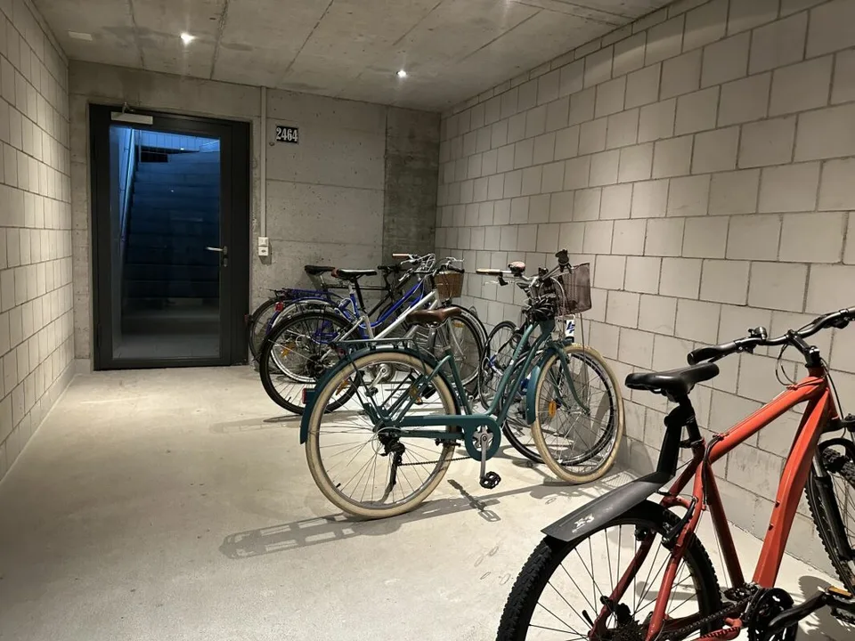 VIVERE SPazioso CON CONCETTO DI STANZA FLESSIBILE - Vicino all'ospedale cantonale di Aarau