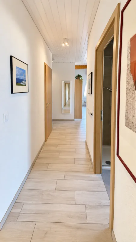 Prächtiges und geräumiges 4,5-Zimmer-Attikapartment im Zentrum von Orbe – Foto 16 von 27