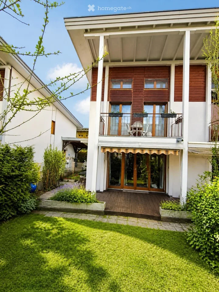 Familienfreundliches 4½-Zimmer-Doppeleinfamilienhaus mit Garten in Zollikofen