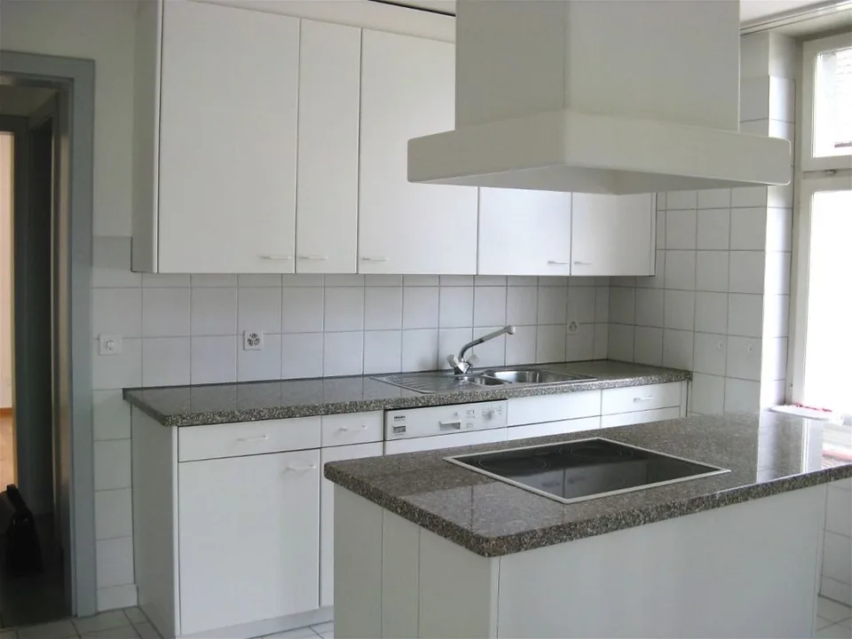 Appartement exclusif de 4,5 pièces dans une maison Art Nouveau sur Rosenberg – photo 4 sur 13