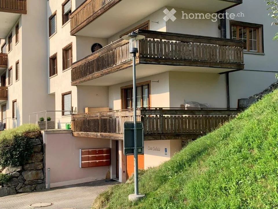 Furnished 2.5-room apartment with panoramic view in Luven, Grisons
