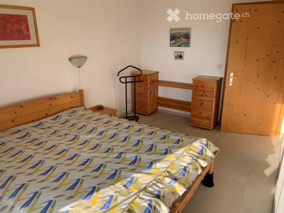 Furnished 2.5-room apartment with panoramic view in Luven, Grisons