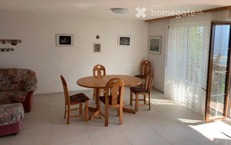 Furnished 2.5-room apartment with panoramic view in Luven, Grisons