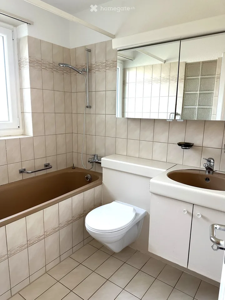 Appartement 4 pièces entretenu dans un emplacement central
