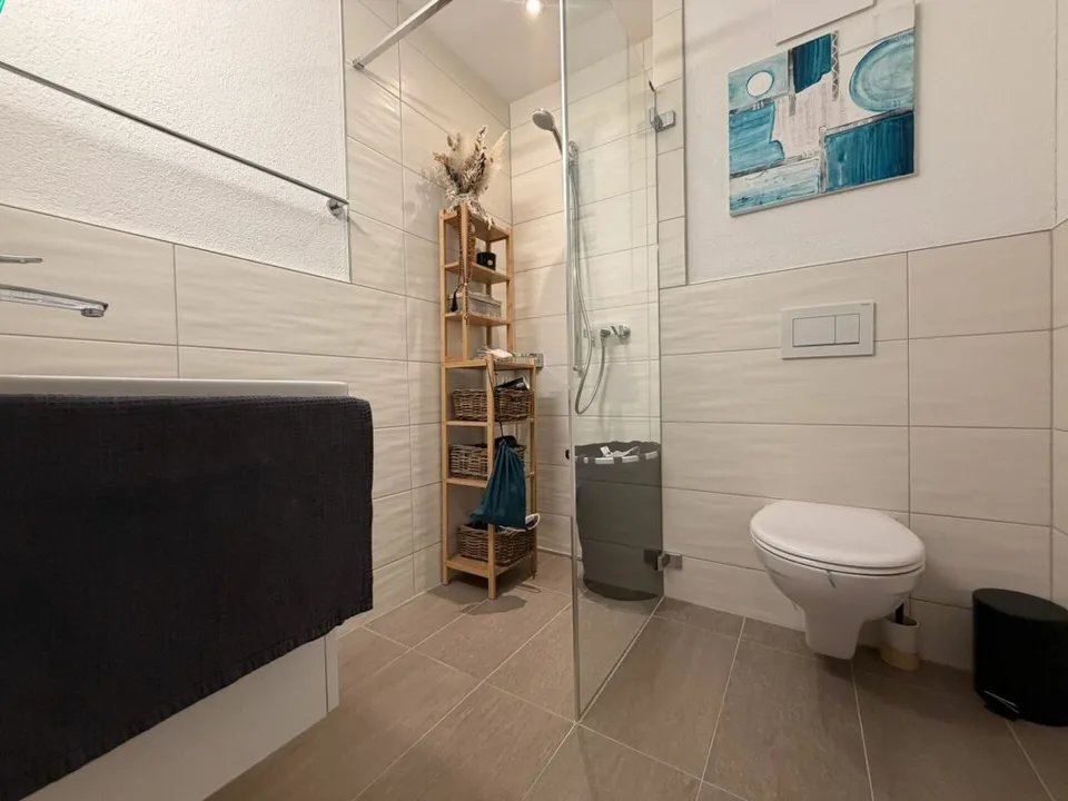 Appartement moderne 4.5 pièces avec balcon et vue sur le verdure