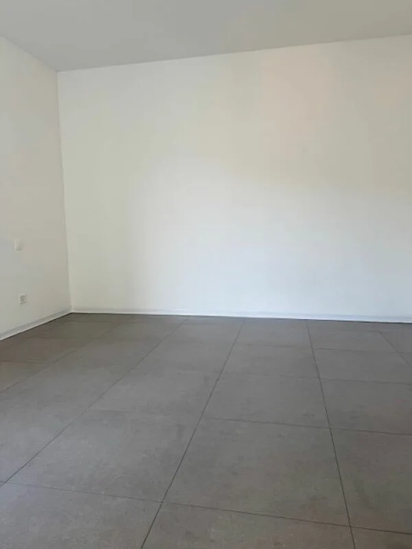 Wir verkaufen eine moderne 3,5-Zimmer-Wohnung mit Balkon in einer ruhigen und gut angebundenen Lage in Ascona – Foto 17 von 18