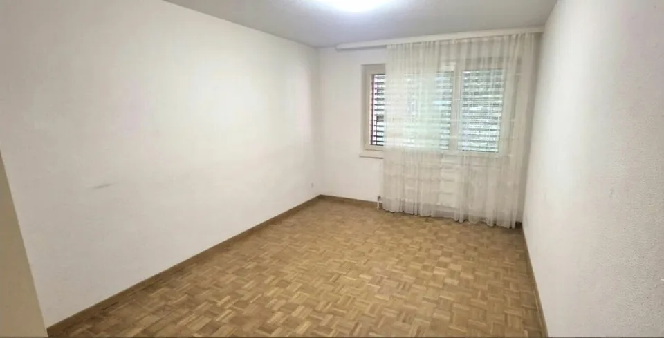 Grosszügige 4.5 Zimmerwohnung an ruhiger Lage – Foto 8 von 9