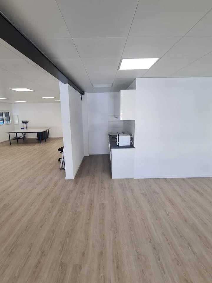Idéal pour bureaux, salles de cours,formation, activité administrative – photo 9 sur 9