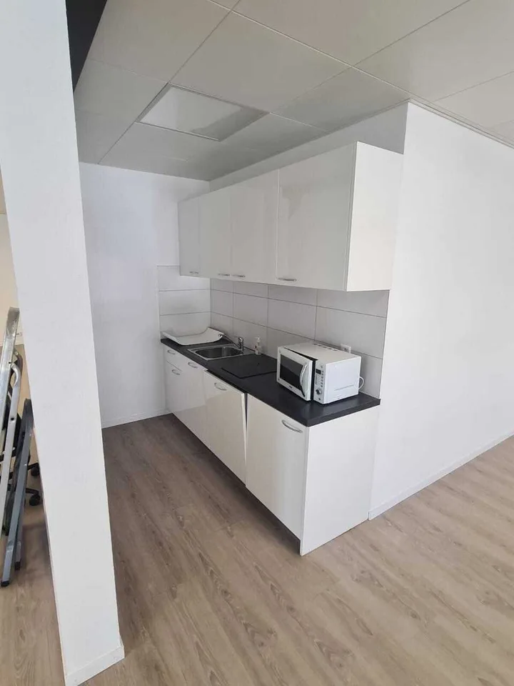 Idéal pour bureaux, salles de cours,formation, activité administrative – photo 8 sur 9