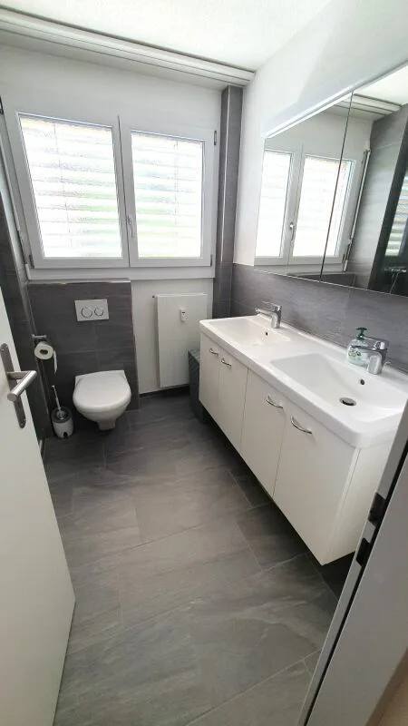 helle 4.5 Zimmer-Wohnung im Grünen