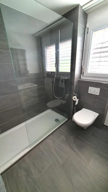 helle 4.5 Zimmer-Wohnung im Grünen