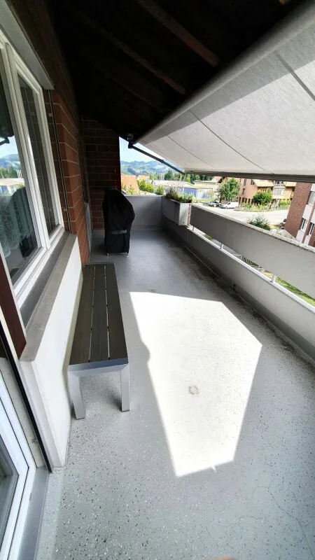helle 4.5 Zimmer-Wohnung im Grünen