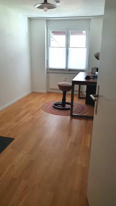 helle 4.5 Zimmer-Wohnung im Grünen