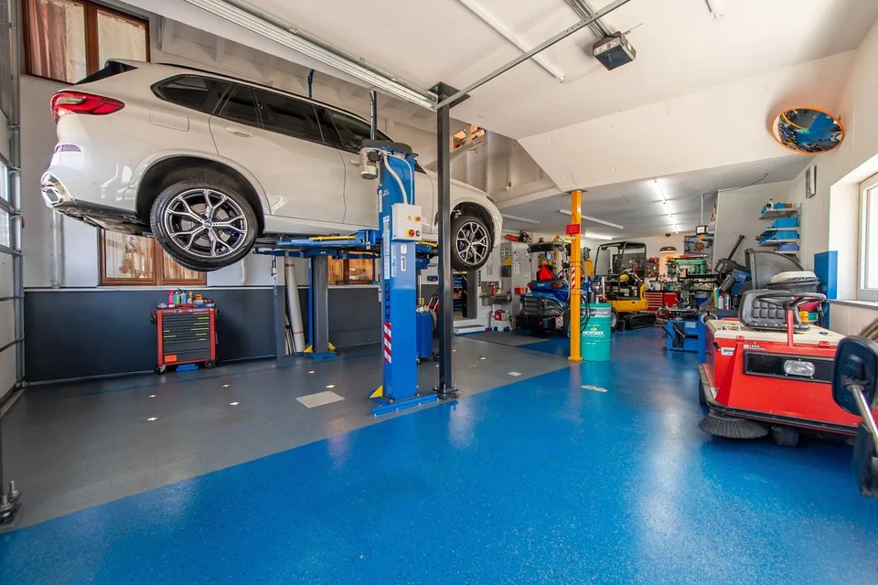 Vivere in una location da sogno con vista panoramica e grande garage – foto 9 di 13