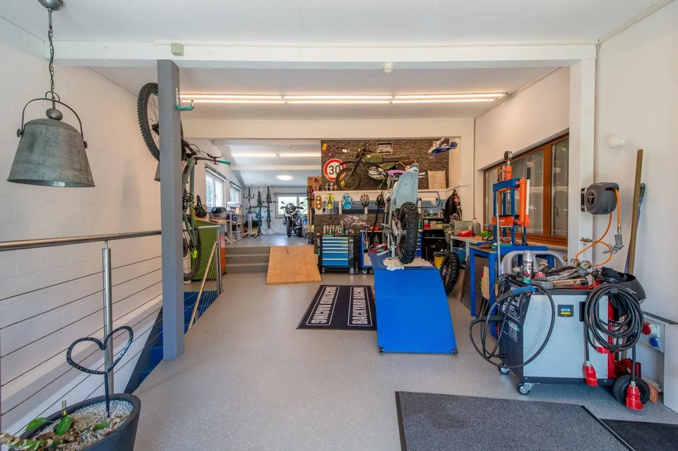 Vivere in una location da sogno con vista panoramica e grande garage – foto 10 di 13