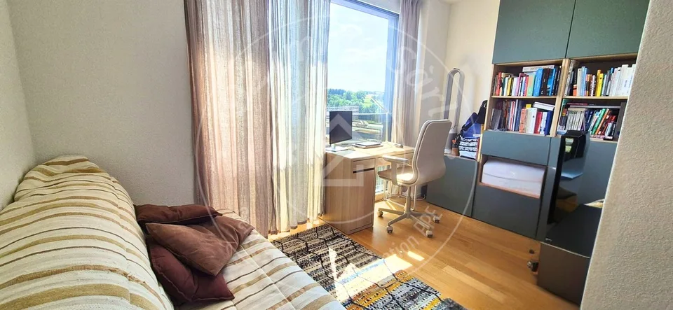 Beautiful 4.5-room apartment on the 5th floor