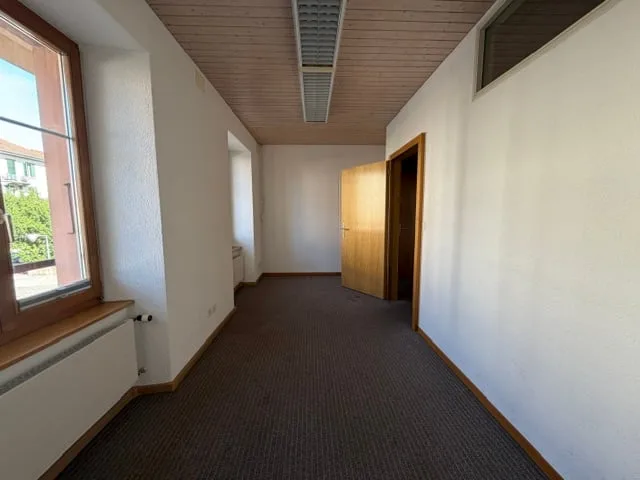 Office / Storage of 3 rooms for rent in Tavannes – available immediately – photo 6 of 7