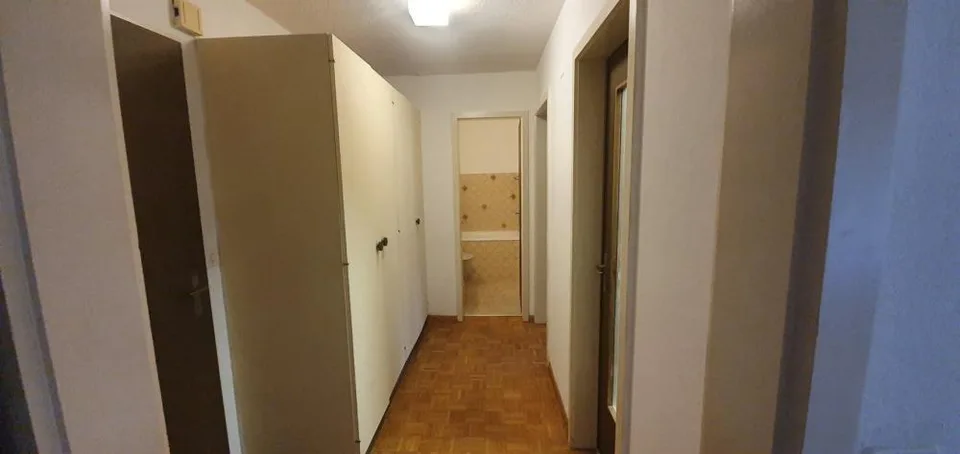 Grosszügige 2.5-Zimmerwohnung mit Balkon an ruhiger, grüner Lage – Foto 4 von 6