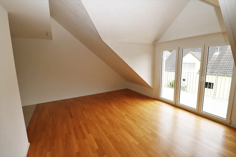 Appartement 2.5 pièces lumineux avec balcon à louer près du Rhin