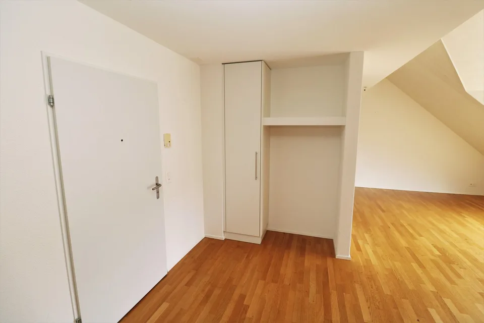 Appartement 2.5 pièces lumineux avec balcon à louer près du Rhin