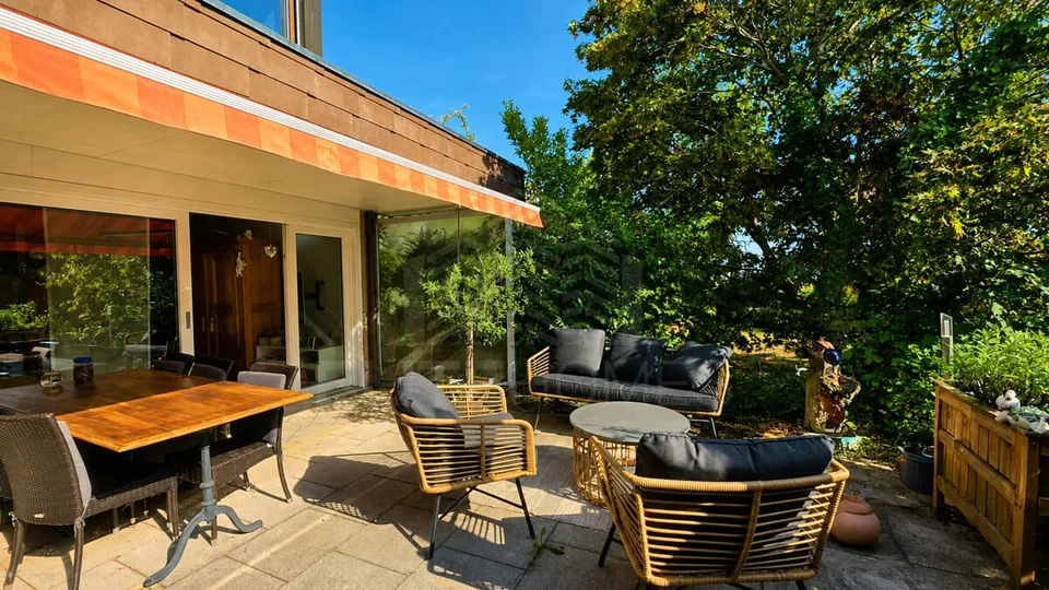 STIL, SONNE UND VIEL PLATZ ZUM LEBEN – Foto 2 von 7