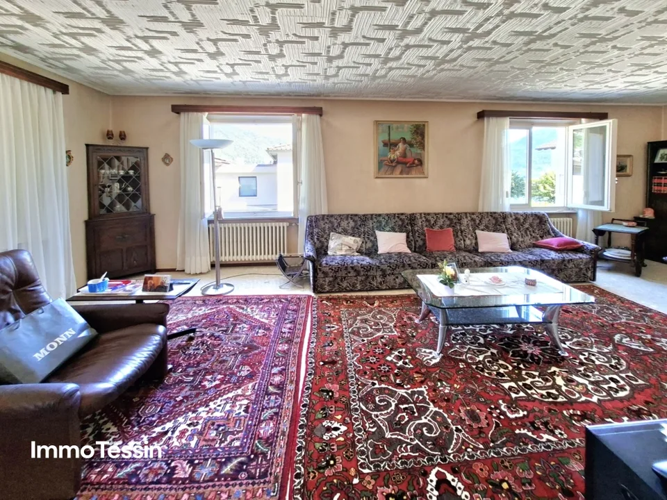 Proprietà attraente per vivere e commercio sotto un unico tetto in una posizione superba sul Lago di Lugano – foto 7 di 13