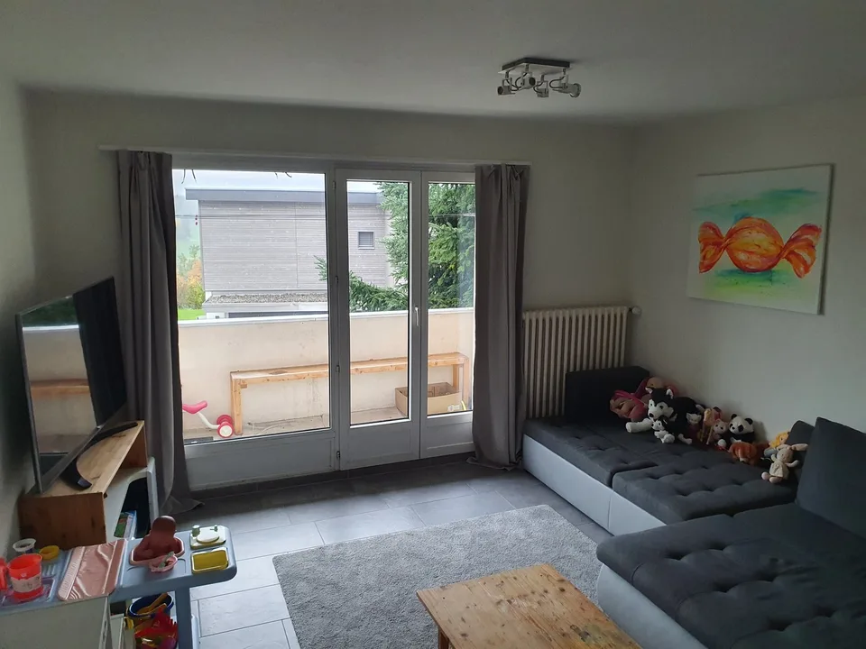 Bright 4.5-room ground-floor apartment with balcony in Dottikon