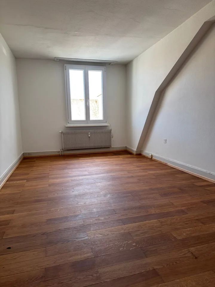 Charmante 4.5-Zimmer-Maisonette-Wohnung an ruhiger Quartierstrasse in Basel – Foto 9 von 19