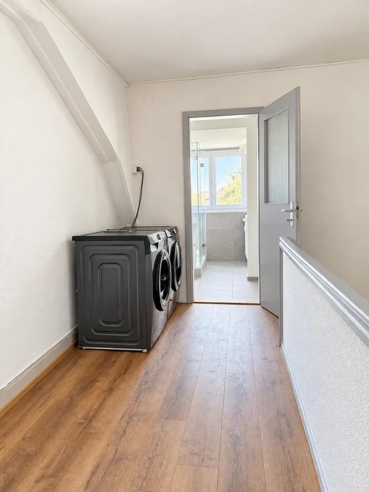Charmante 4.5-Zimmer-Maisonette-Wohnung an ruhiger Quartierstrasse in Basel – Foto 12 von 19